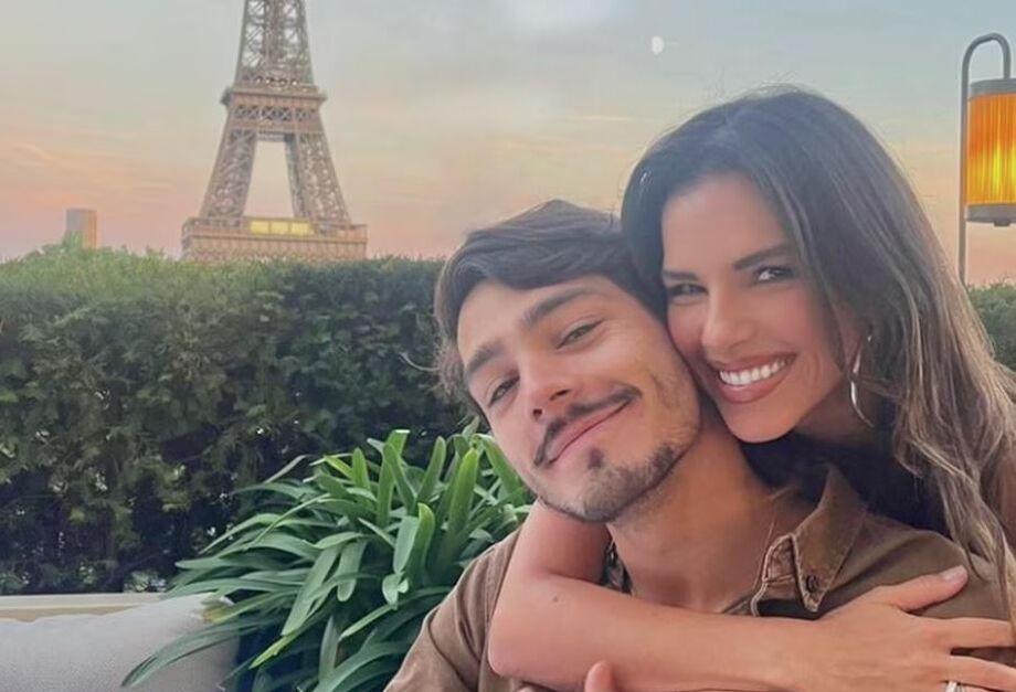 Juca Diniz e Mariana Rios em foto publicada no Instagram ao assumirem namoro