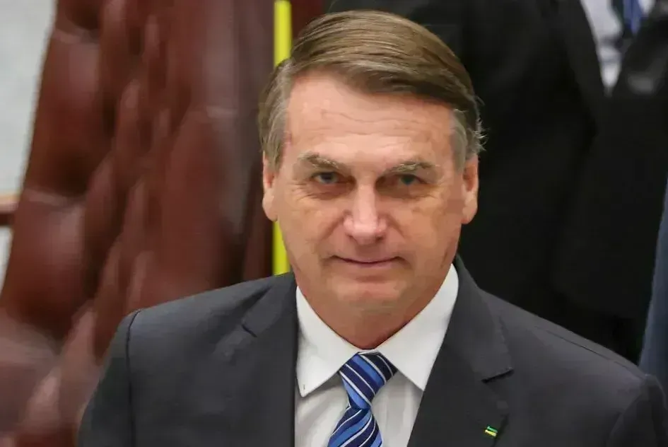 Indiciamento por CPMI aperta cerco sobre um Bolsonaro mais vulnerável