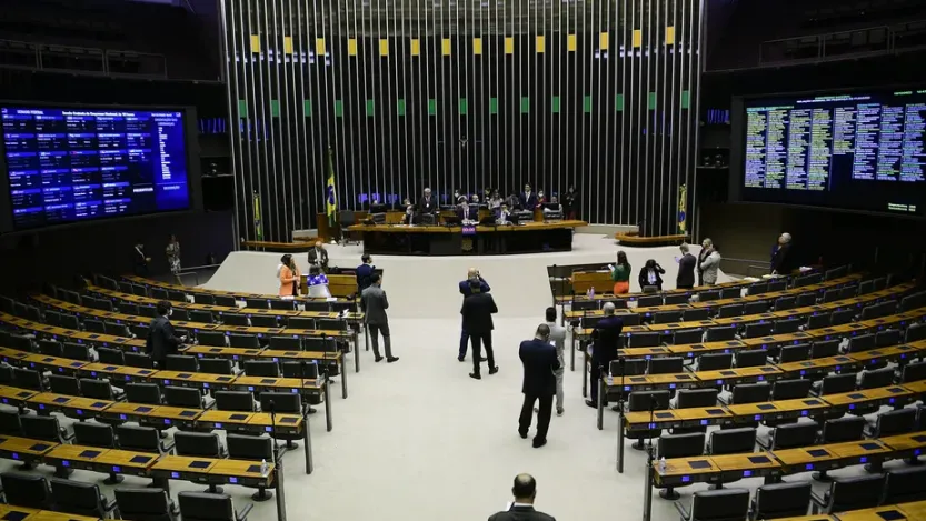 Relator cita regras diferentes entre exclusivos e offshore como 'principal questão'