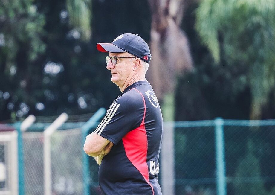 Dorival Júnior divide São Paulo em dois, aprimora ataque e testa defesa atuando sob pressão