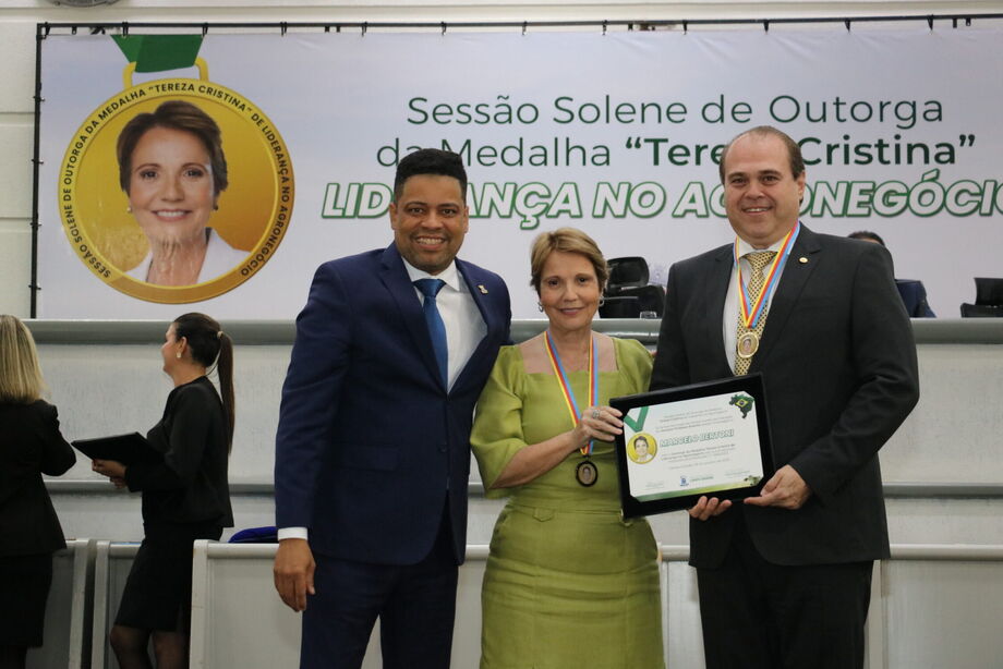 Prof. Riverton, senadora Tereza Cristina e presidente da Famasul, Marcelo Bertoni