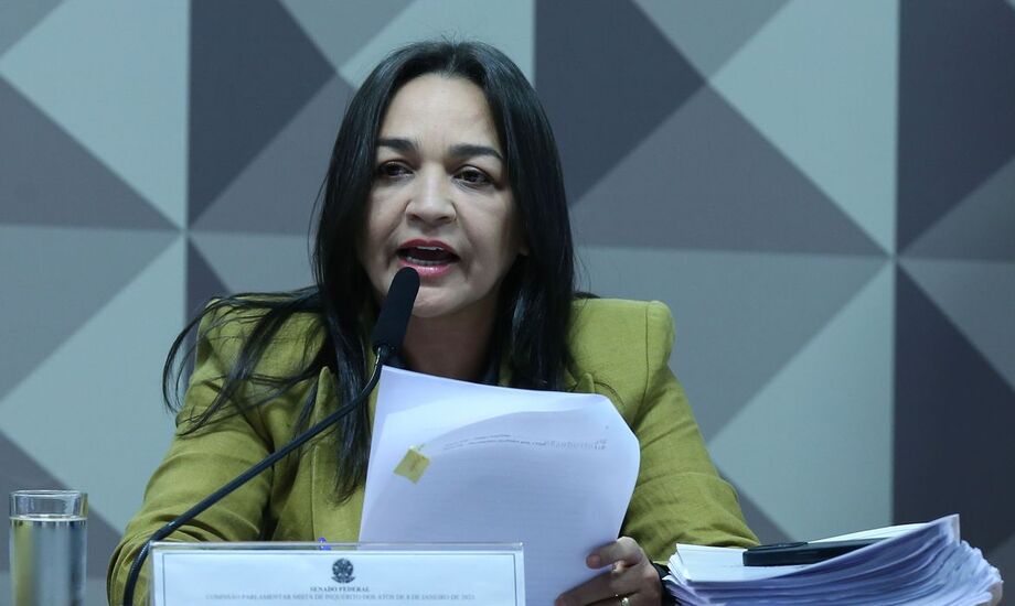 Relatora pede indiciamento de Bolsonaro e outros 60 golpistas
