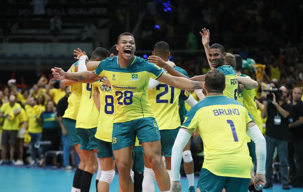 Seleção brasileira vence Itália em decisão e garante vaga em Paris-24; Dal Zotto pede demissão