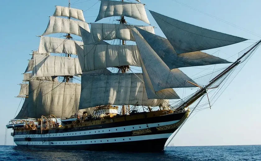 Navio chamado de 'o mais bonito do mundo' chega ao Brasil nesta quarta-feira