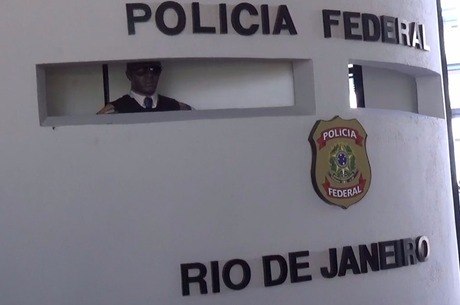 Delegado da PF é alvo de busca e apreensão por vazamento de informação