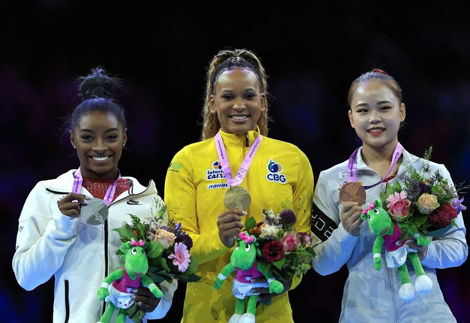 Rebeca Andrade supera Biles e conquista bicampeonato do salto no Mundial de Ginástica Artística
