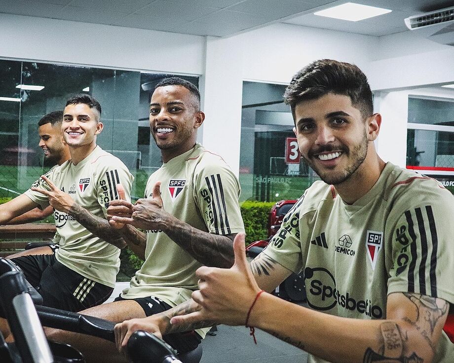 Raios e trovões obrigam São Paulo a iniciar preparação para jogo com o Vasco na academia
