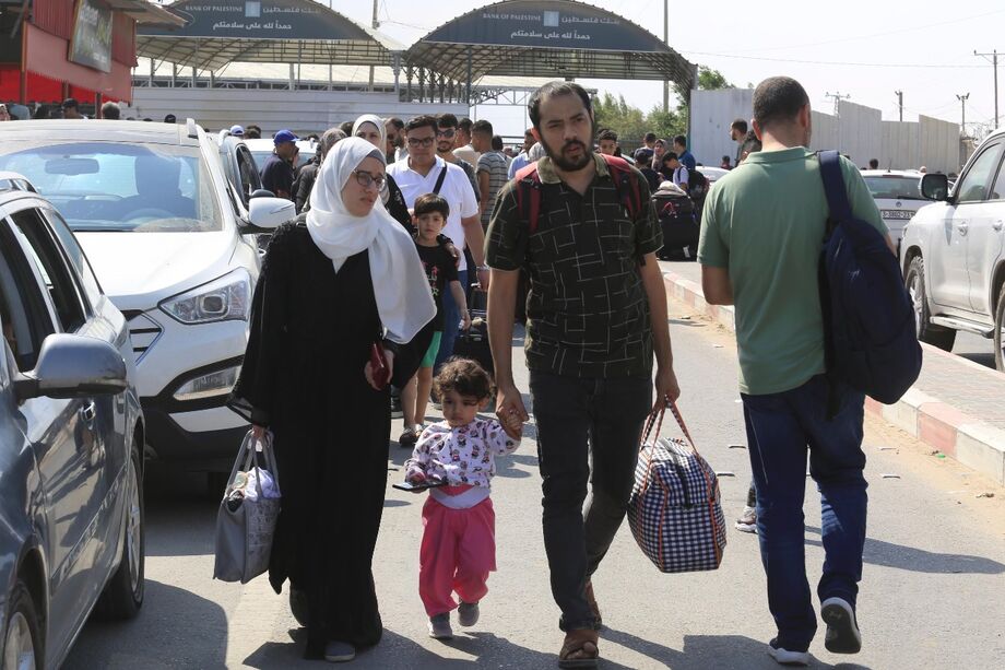 Israel indica rota segura e pede para que civis se desloquem de Gaza.