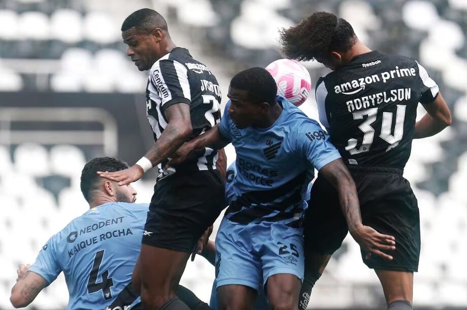 Botafogo empata com Athletico-PR.