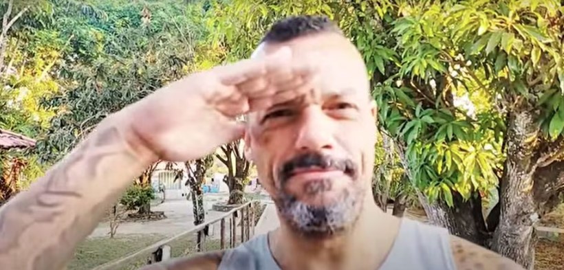 Ivan Rejane Fonte Boa Pinto é o protagonista do canal 'TV Papo Reto' no YouTube.
