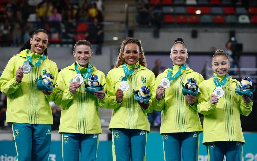 Carolyne Pedro, Jade Barbosa, Rebeca Andrade, Júlia Soares e Flávia Saraiva