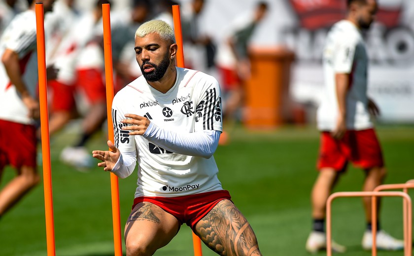 Gabigol sente dores musculares na coxa e desfalca o Flamengo diante do Fortaleza