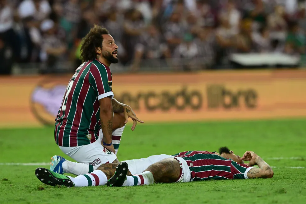 Emocionando após título, Marcelo diz que tinha uma dívida com o Fluminense