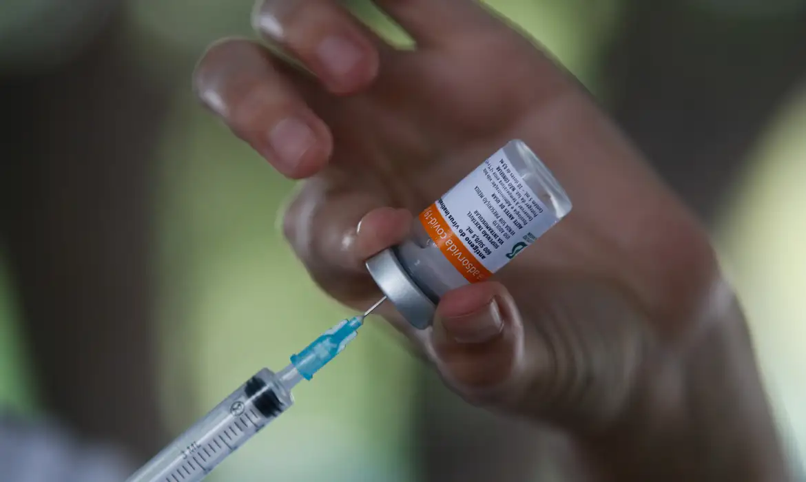 Vacina para chikungunya começa a ser testada.