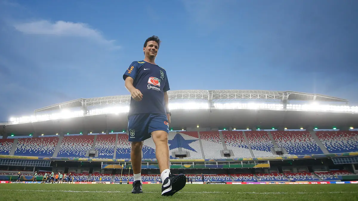 Com André no lugar de Casemiro, Diniz ensaia seleção com quarteto ofensivo
