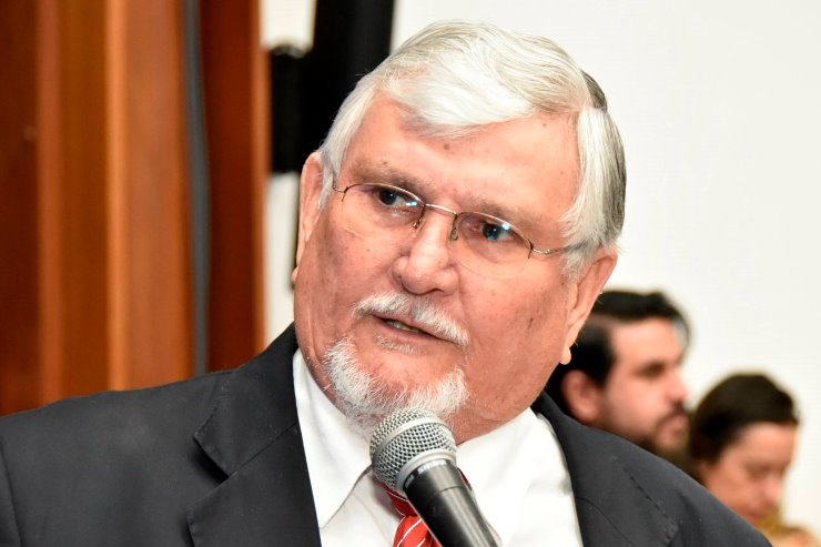 Deputado Zeca do PT durante sessão plenária desta terça-feira; parlamentar é o autor da proposta