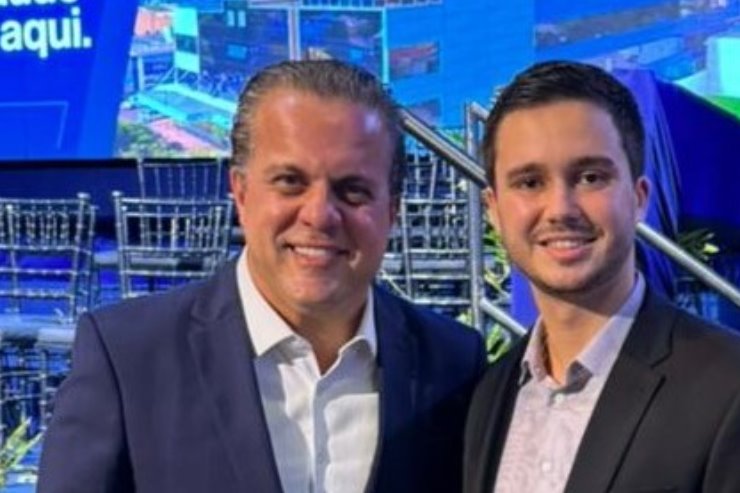 O presidente da Cassems, Ricardo Ayache ao lado de Pedro Teixeira