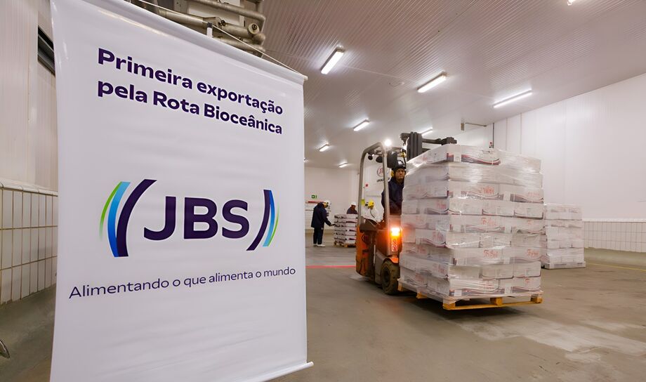 A JBS começa a utilizar a Rota de Integração Latino-Americana para o transporte de carga, conectando Brasil, Paraguai, Argentina e Chile.