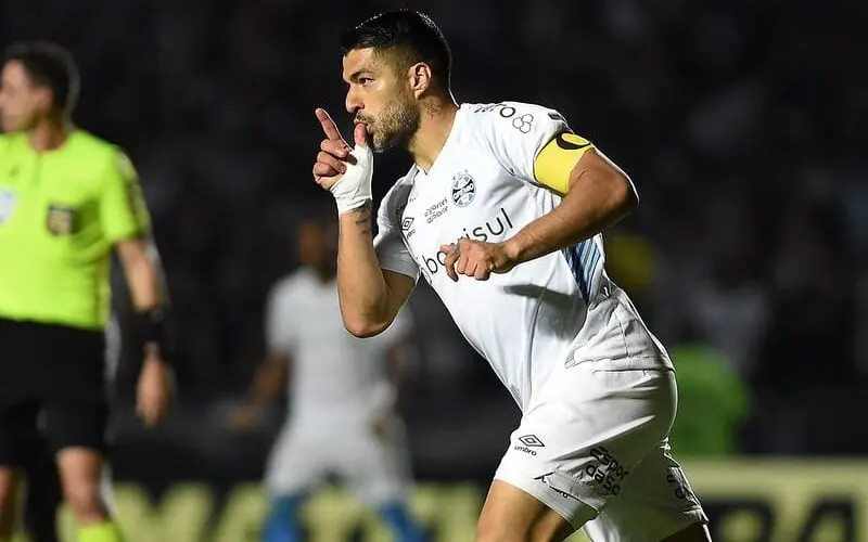 Suárez garantiu a vitória do Grêmio sobre o Botafogo