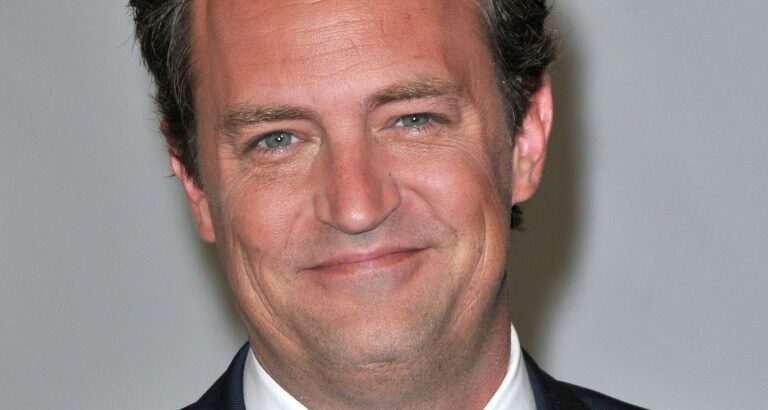 O ator Matthew Perry morreu aos 54 anos