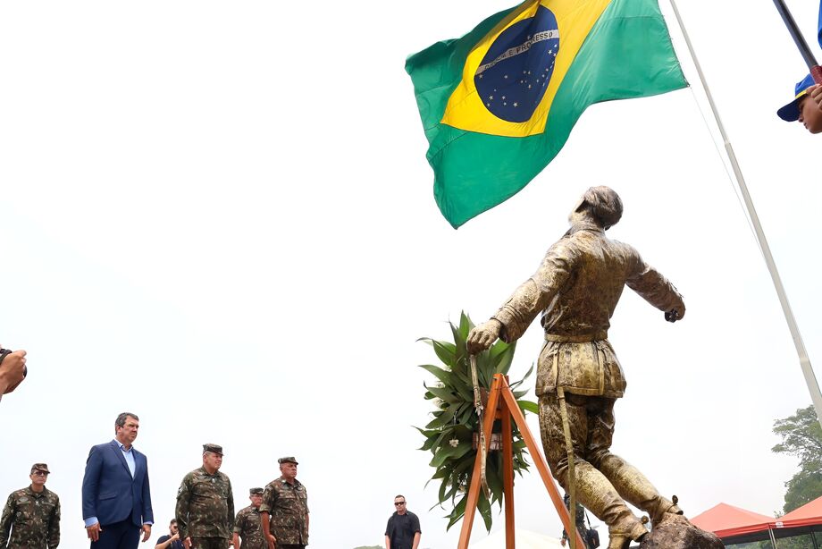 Governador Eduardo Riedel
