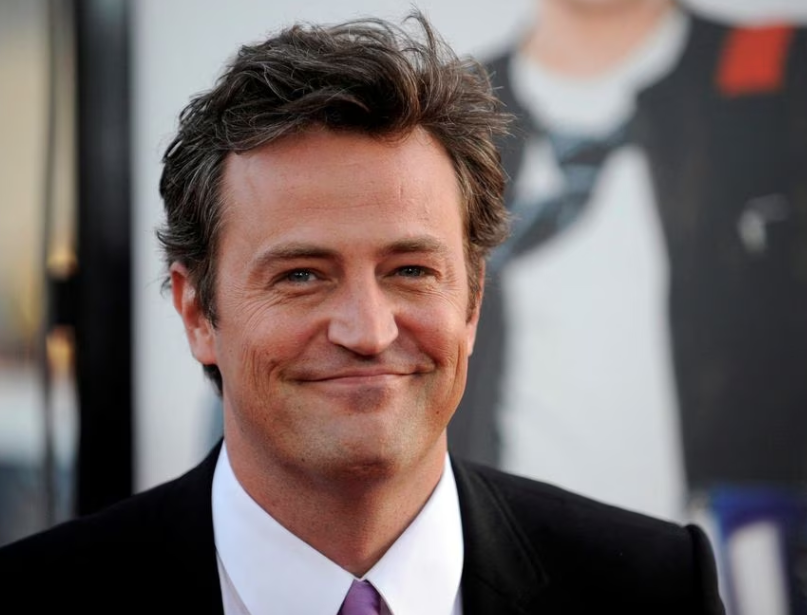 Funeral de Matthew Perry foi discreto com pouco mais de 20 pessoas presentes, segundo o TMZ.