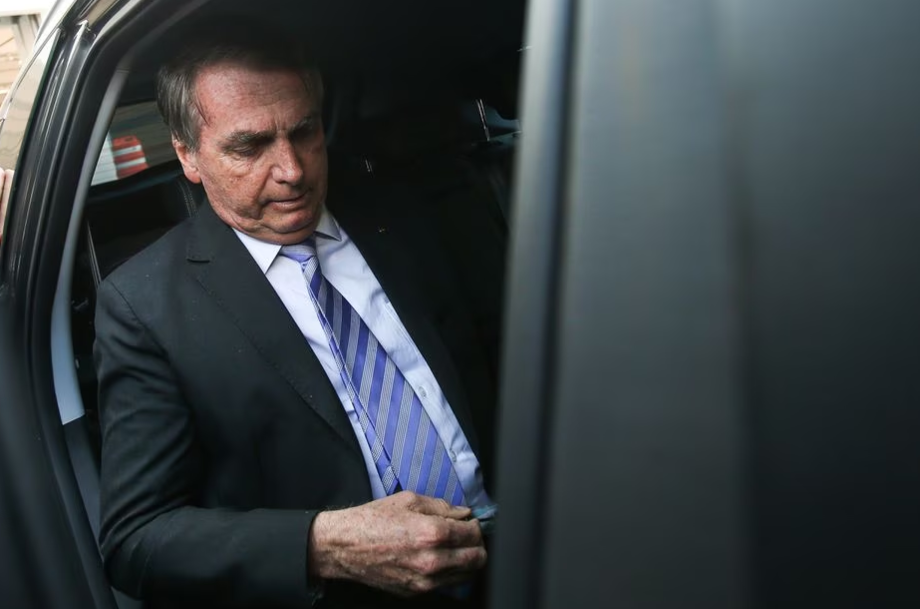 O ex-presidente da República Jair Messias Bolsonaro após prestar depoimento na Policia Federal em Brasília