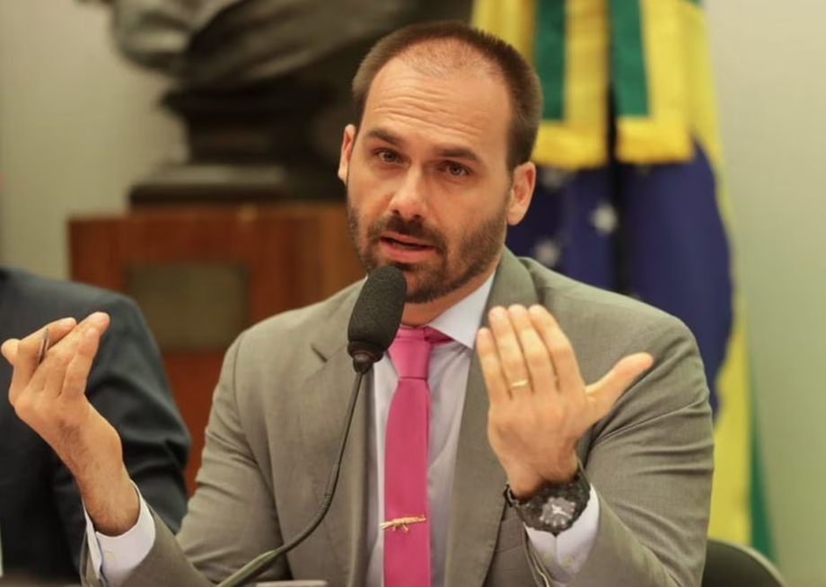 Deputado Eduardo Bolsonaro (PL-SP); alvo de queixa-crime.