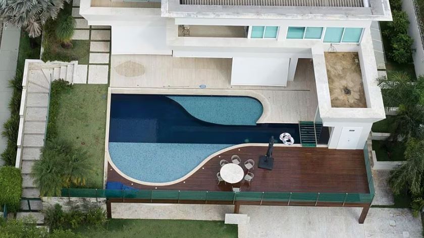 Mansão de cerca de R$ 6 milhões comprada pelo senador Flávio Bolsonaro, no Setor de mansões Dom Bosco, em Brasília