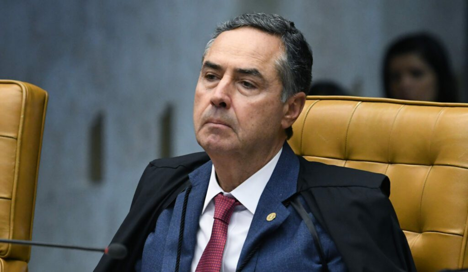 Presidente do STF, Luís Roberto Barroso, classifica o projeto de lei das fake news como emperrado.