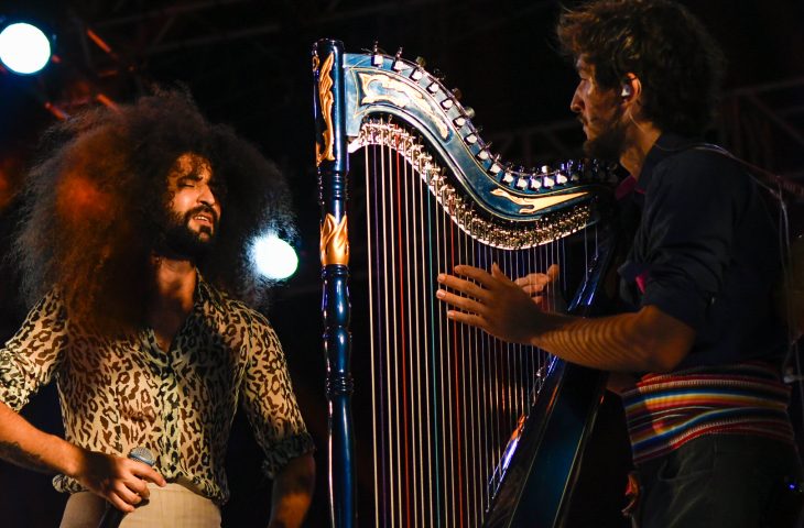 Com boleros e bregas, Dovalle sobe pela 1ª vez ao palco do Festival América do Sul