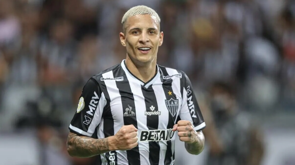 Guilherme Arana renova com o Atlético-MG até 2027 e frustra planos do Corinthians