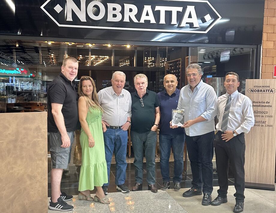Muffato Júnior, Andréia, Pedro Mufatto, Beto Pereira, Valdenor Santana, Luiz Carlos Feitosa e o restauranter Baroni