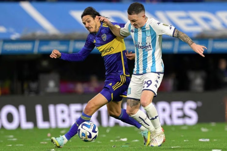 Anibal Moreno em ação pelo Racing contra o Boca Juniors, na Libertadores
