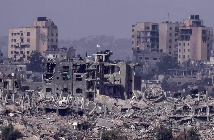 Prédios destruídos na Faixa de Gaza neste domingo, 19.