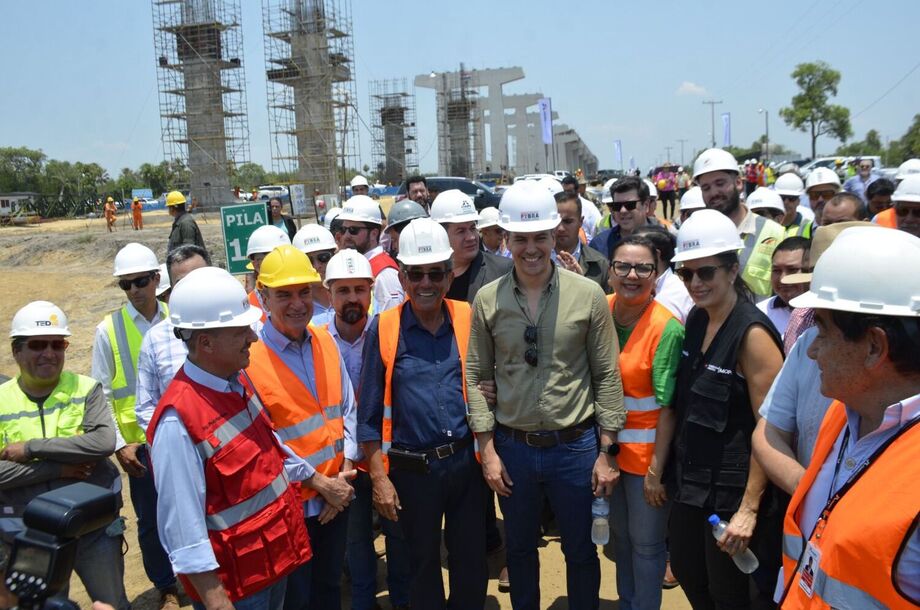 Deputado Paulo Corrêa visita obras da Ponte Bioceânica.