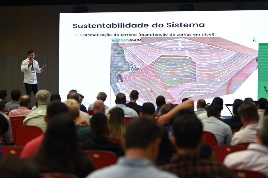 Profissionais da agricultura debatem o avanço do milho safrinha