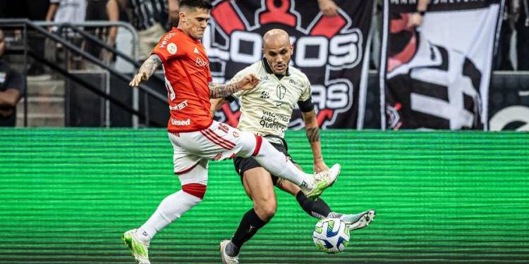 Inter ignora festa por despedida de Fábio Santos e supera o Corinthians