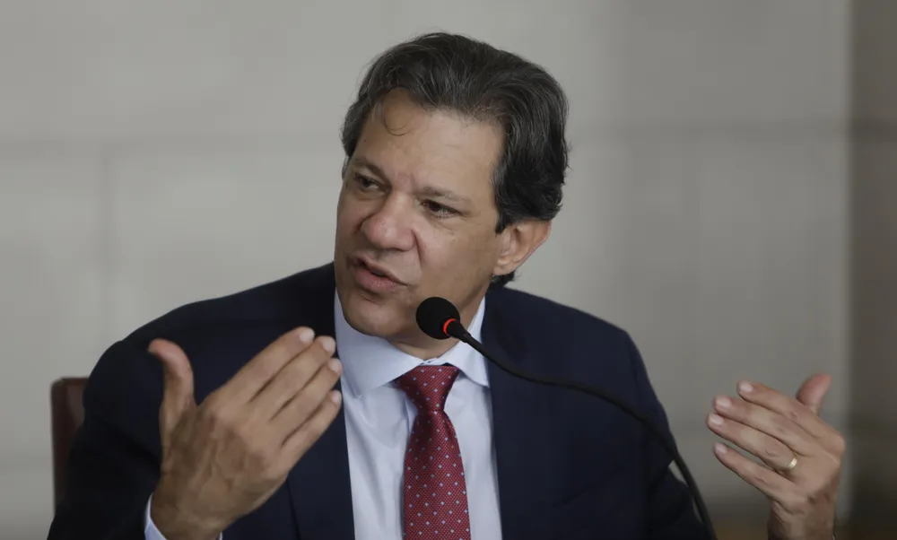 Brasil tem que crescer acima da média mundial, diz Haddad; movimento corrigirá 'distorções'