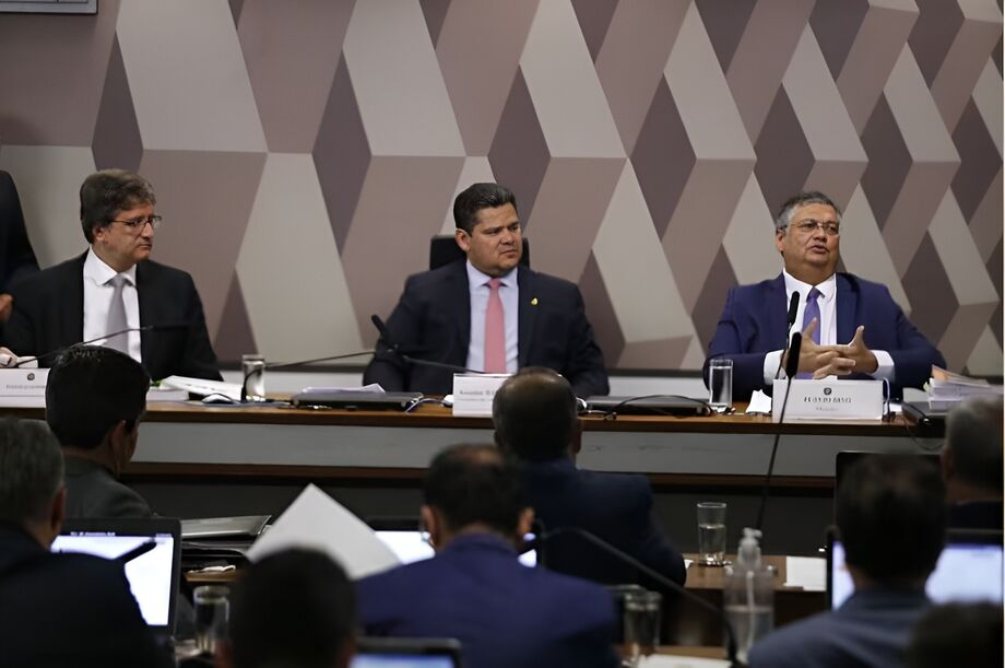 Paulo Gonet foi indicado por Lula para comandar o Ministério Público e Flávio Dino para vaga no STF