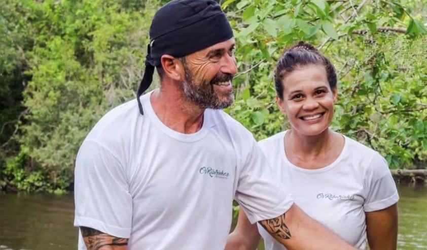 No Brasil, o chef espanhol conheceu Érica, moradora de Itagimirim, na mesma região, e os dois passaram a viver juntos. O casal tocava o restaurante Os Ribeirinhos