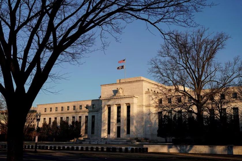 Projeção do FMI coloca os Estados Unidos em primeiro lugar como maior economia mundial, com PIB de US$ 26,95 trilhões. Na foto, sede do FED em Washington