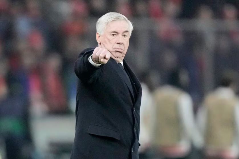 Carlo Ancelotti está inclinado a permanecer no Real Madrid, segundo jornal espanhol
