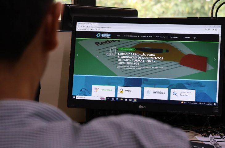 A Escolagov (Fundação Escola de Governo), em parceria com a UEMS (Universidade Estadual de Mato Grosso do Sul), lançou edital para o primeiro curso superior de Tecnologia em Gestão Pública