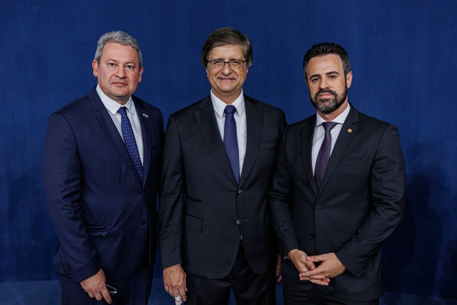 Posse do novo PGR tem a presença de membros do MPMS e do Procurador-Geral de Justiça