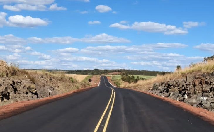 A pavimentação de diferentes trechos das rodovias estaduais MS-166, MS-382 e MS-270, no Sudoeste de Mato Grosso do Sul, está criando novos caminhos para melhorar o escoamento da produção agropecuária