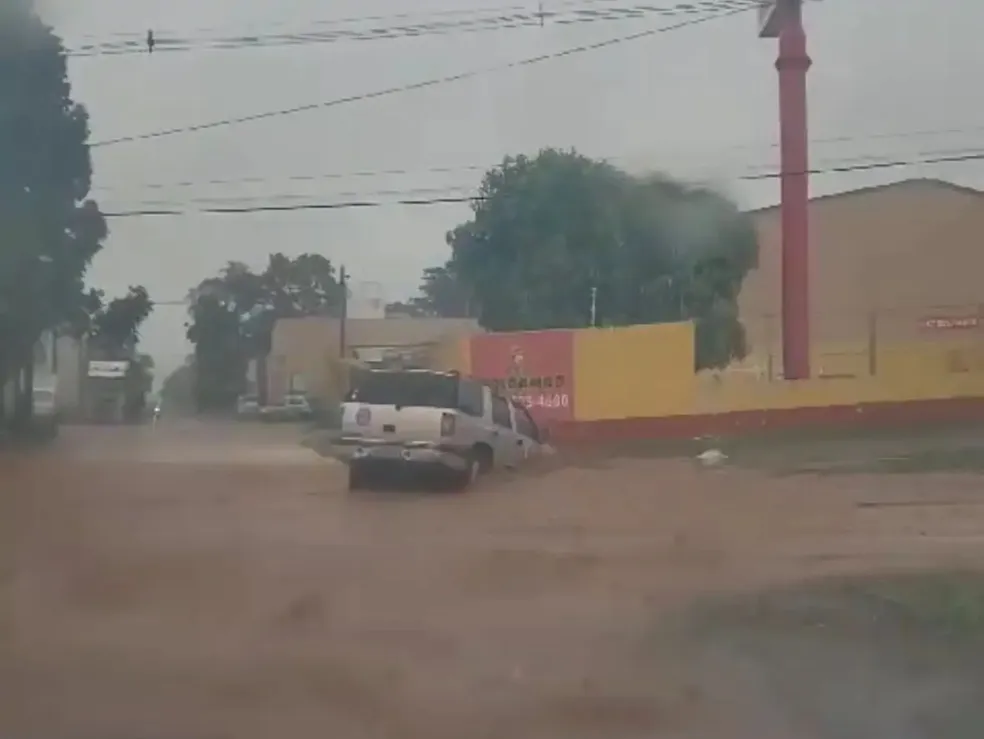 Só nas últimas 24h, metade da chuva esperada para dezembro cai na Capital