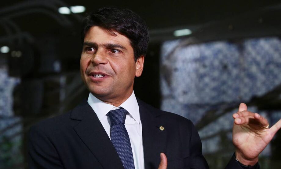Deputado vai apresentar PL para oficializar bloqueio de gastos menor este ano