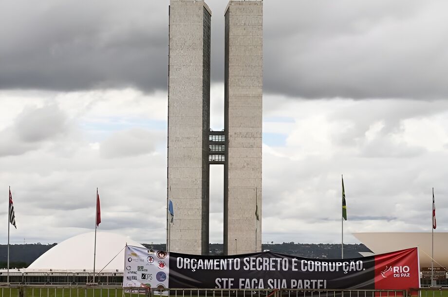 A manutenção do orçamento secreto no governo Lula, segundo a Transparência Internacional, é um dos pontos negativos que levaram o Brasil a cair 10 posições no ranking de percepção da corrupção em 2023