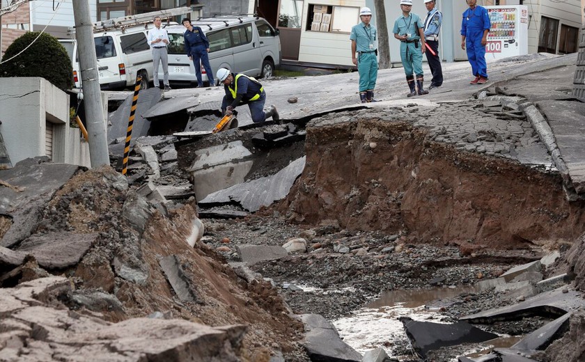 Japão atualiza o número de mortos em terremoto para quatro